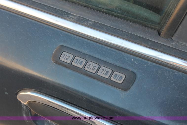 image for item V9086 1992 Ford Crown Victoria LX