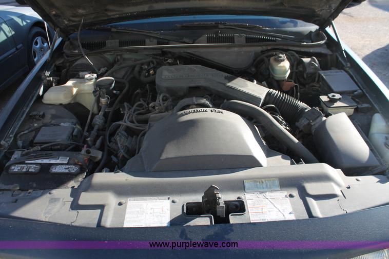 image for item V9086 1992 Ford Crown Victoria LX