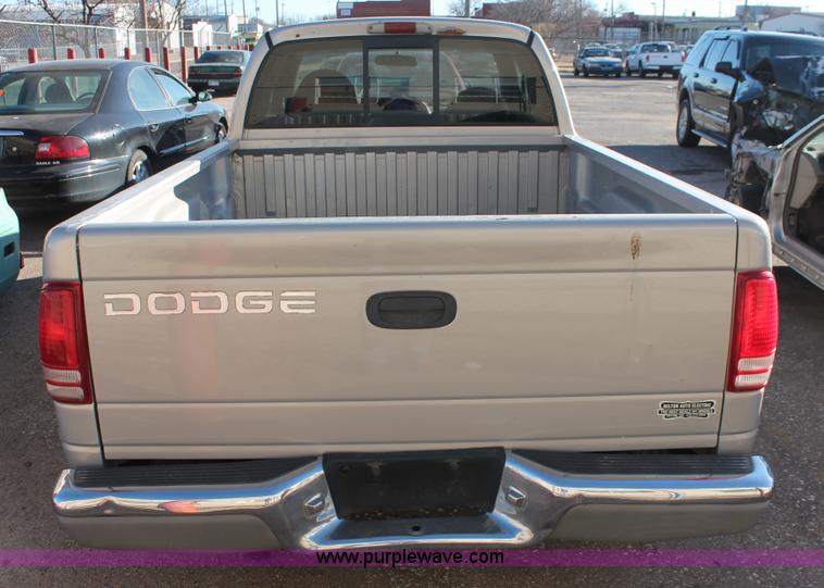 image for item V9087 1998 Dodge Dakota Club Cab pickup truck