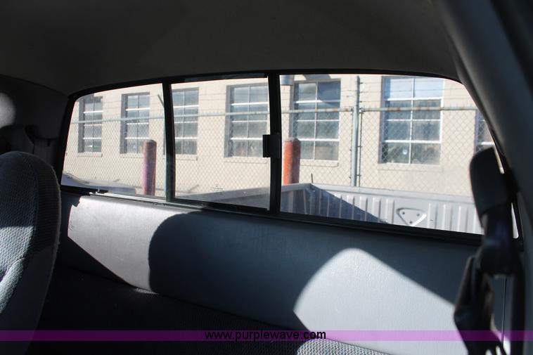 image for item V9087 1998 Dodge Dakota Club Cab pickup truck