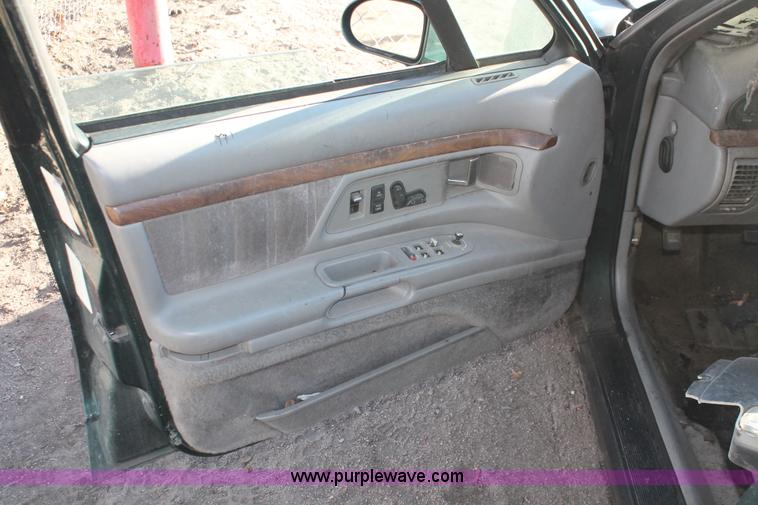 image for item V9088 1995 Oldsmobile Royale