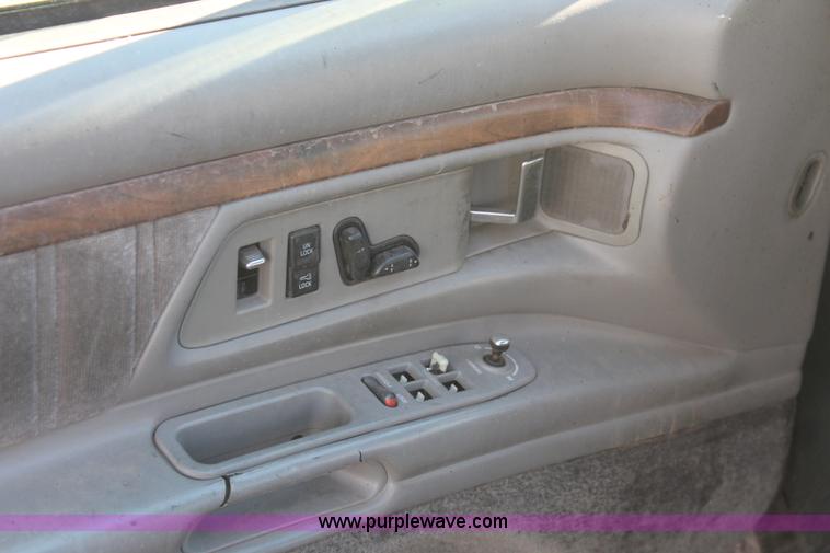 image for item V9088 1995 Oldsmobile Royale