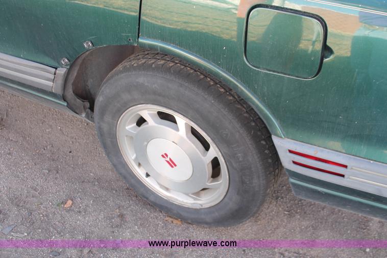 image for item V9088 1995 Oldsmobile Royale