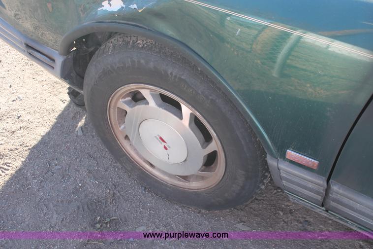 image for item V9088 1995 Oldsmobile Royale