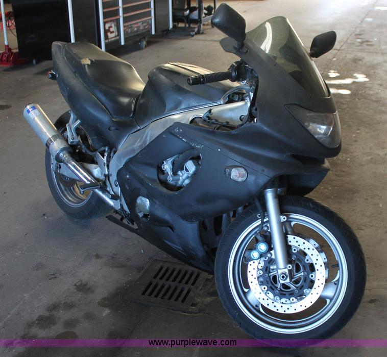 image for item V9089 1998 Yamaha YZF 600R motorcycle