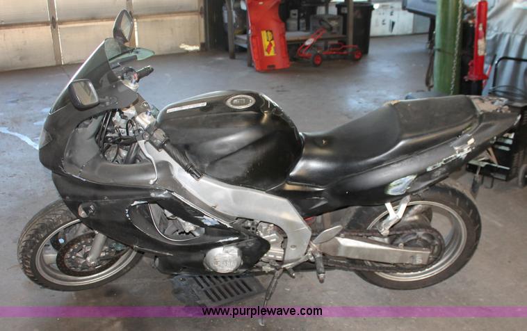 image for item V9089 1998 Yamaha YZF 600R motorcycle