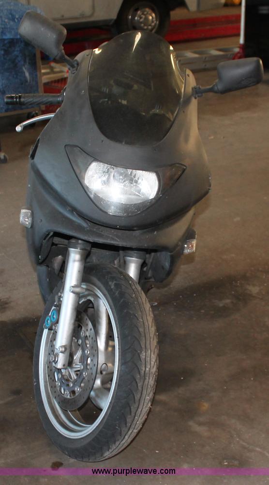 image for item V9089 1998 Yamaha YZF 600R motorcycle