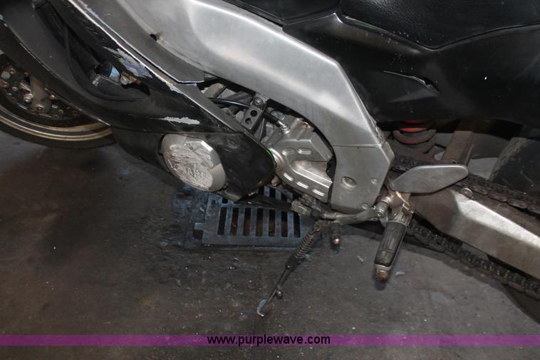 image for item V9089 1998 Yamaha YZF 600R motorcycle