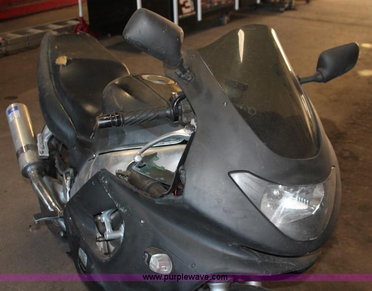 image for item V9089 1998 Yamaha YZF 600R motorcycle