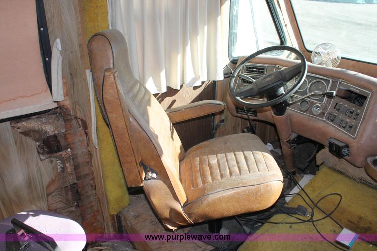 image for item V9090 1984 Chevrolet Cruise Air II camper