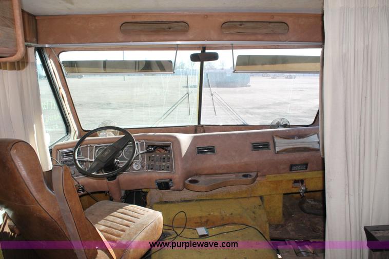 image for item V9090 1984 Chevrolet Cruise Air II camper
