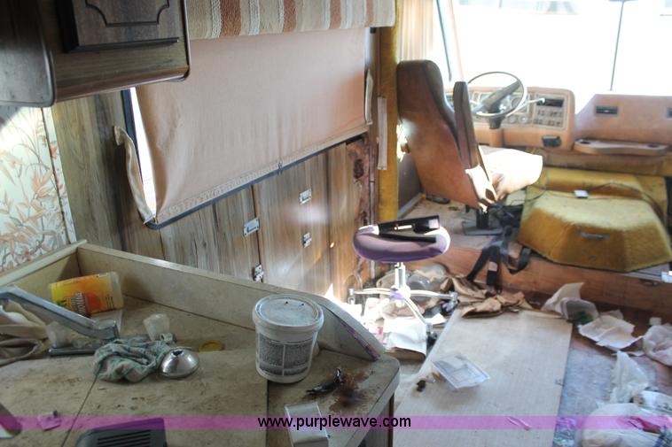 image for item V9090 1984 Chevrolet Cruise Air II camper