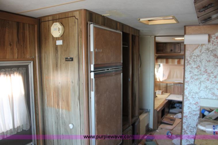 image for item V9090 1984 Chevrolet Cruise Air II camper