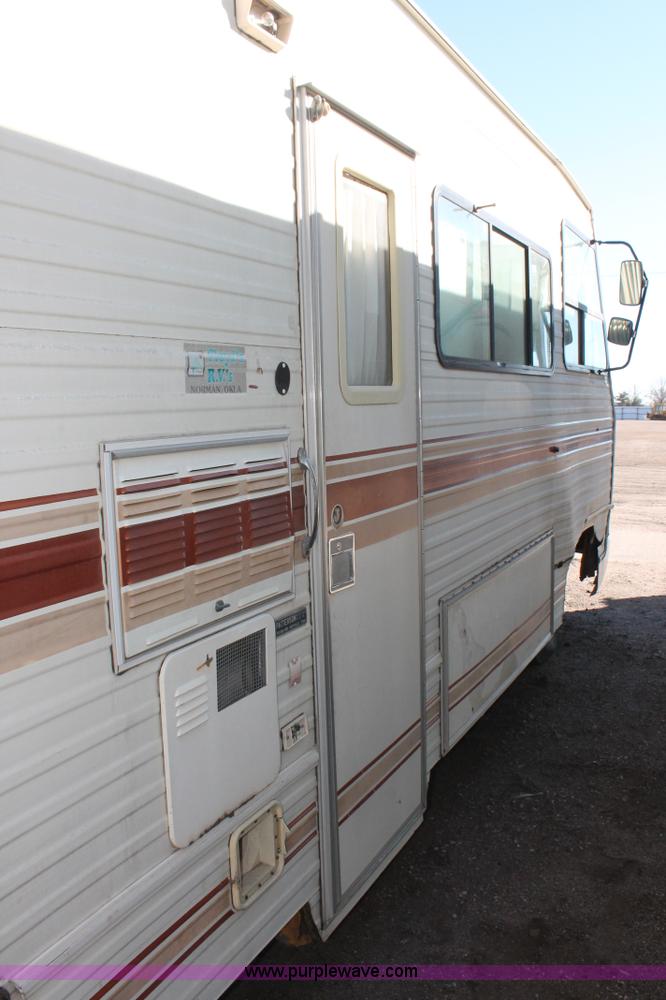 image for item V9090 1984 Chevrolet Cruise Air II camper