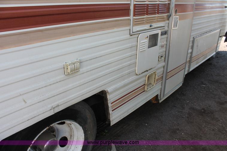 image for item V9090 1984 Chevrolet Cruise Air II camper