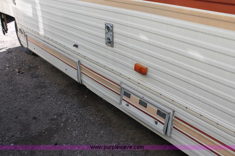 image for item V9090 1984 Chevrolet Cruise Air II camper