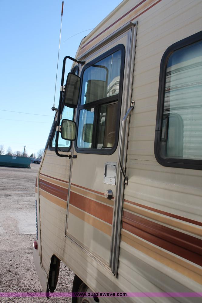 image for item V9090 1984 Chevrolet Cruise Air II camper