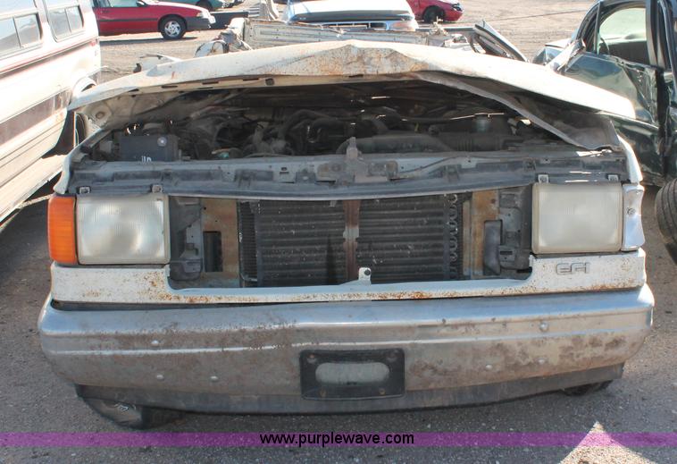 image for item V9091 1989 Ford F150 SuperCab pickup truck