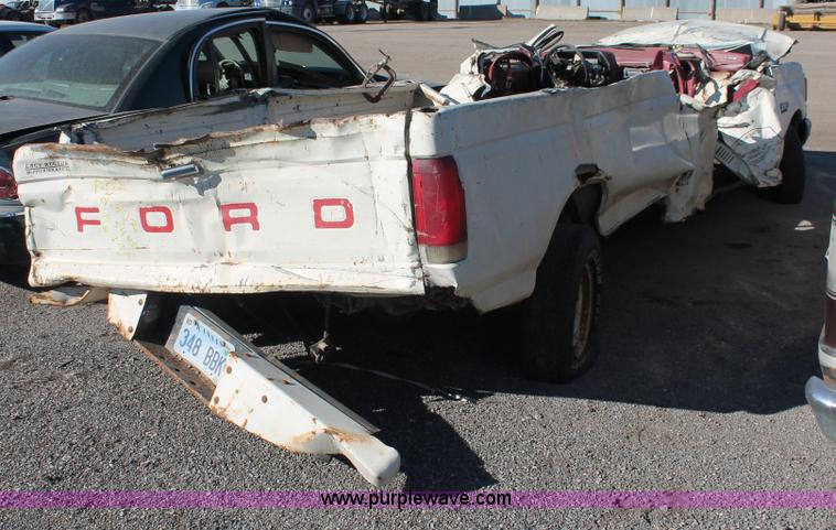 image for item V9091 1989 Ford F150 SuperCab pickup truck