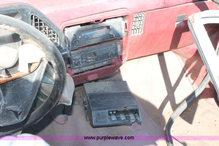 image for item V9091 1989 Ford F150 SuperCab pickup truck