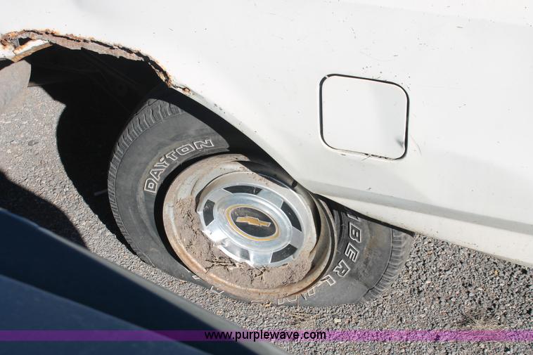 image for item V9091 1989 Ford F150 SuperCab pickup truck