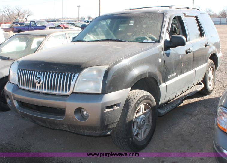 image for item V9093 2002 Mercury Mountaineer SUV