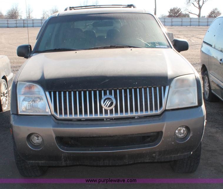 image for item V9093 2002 Mercury Mountaineer SUV