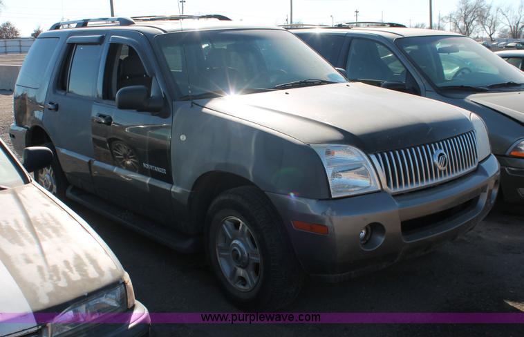 image for item V9093 2002 Mercury Mountaineer SUV