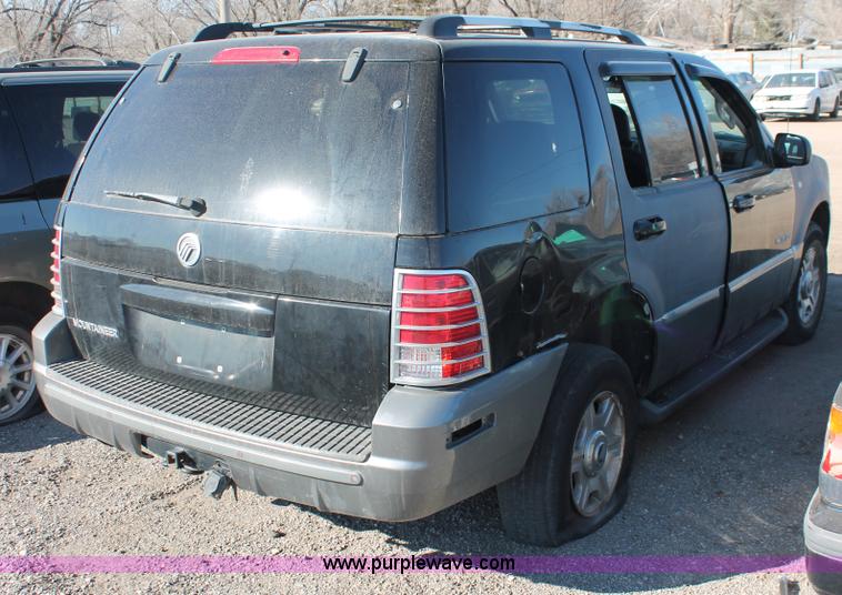 image for item V9093 2002 Mercury Mountaineer SUV