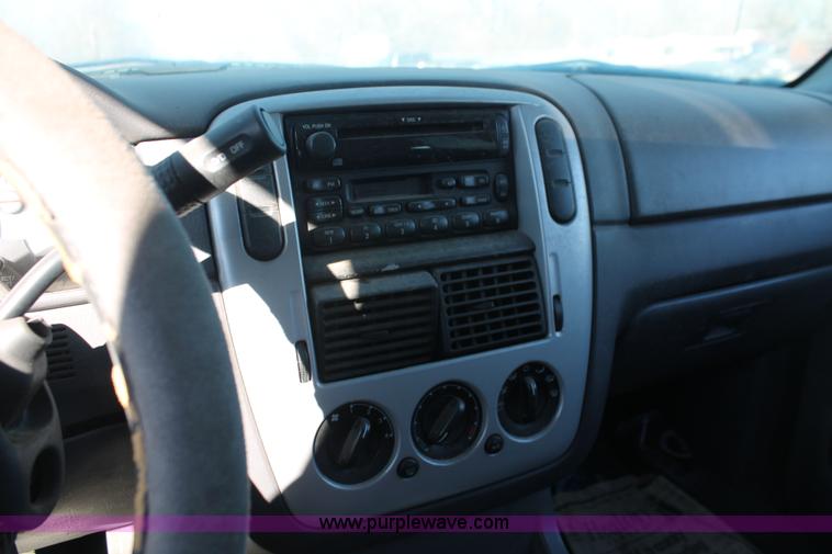 image for item V9093 2002 Mercury Mountaineer SUV