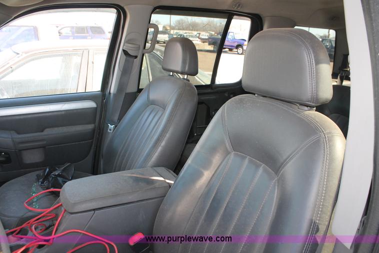 image for item V9093 2002 Mercury Mountaineer SUV