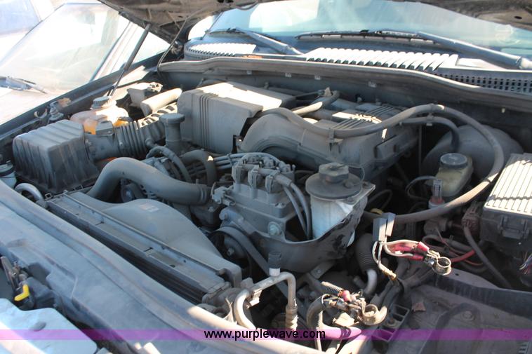 image for item V9093 2002 Mercury Mountaineer SUV