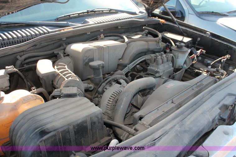 image for item V9093 2002 Mercury Mountaineer SUV