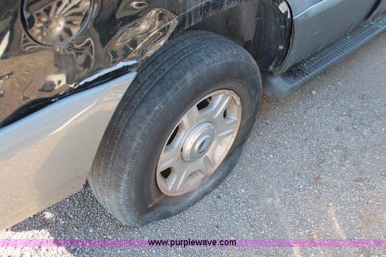 image for item V9093 2002 Mercury Mountaineer SUV