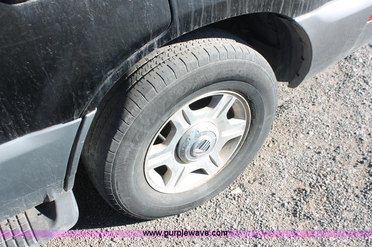 image for item V9093 2002 Mercury Mountaineer SUV