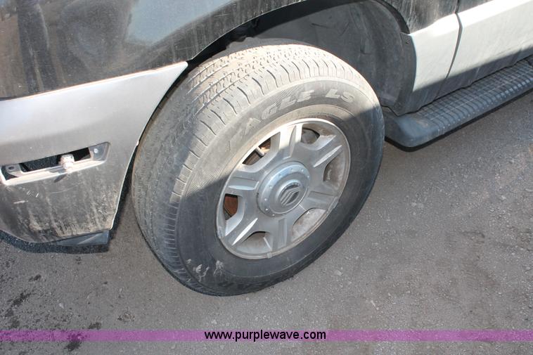 image for item V9093 2002 Mercury Mountaineer SUV