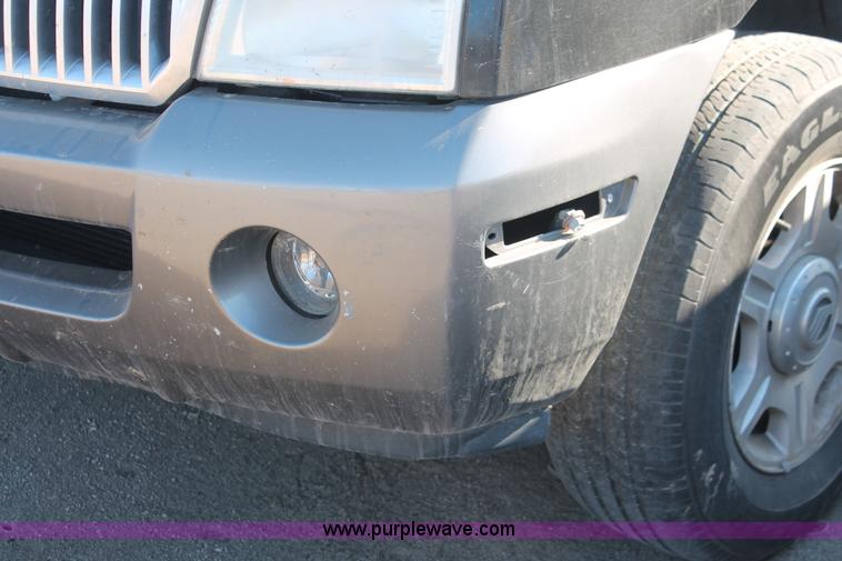 image for item V9093 2002 Mercury Mountaineer SUV