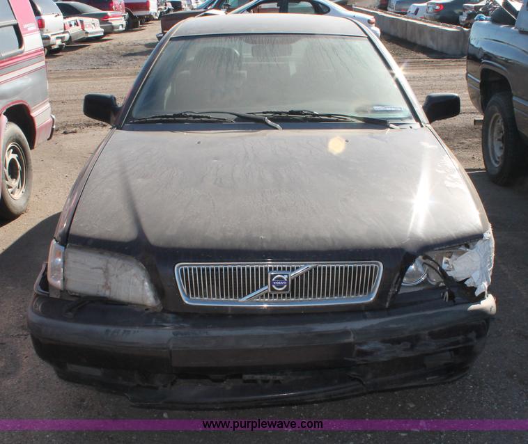 image for item V9094 2000 Volvo S40
