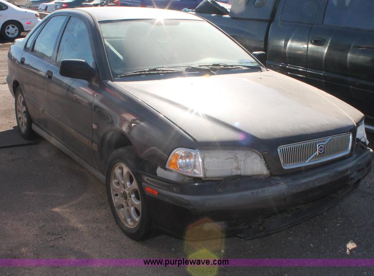 image for item V9094 2000 Volvo S40