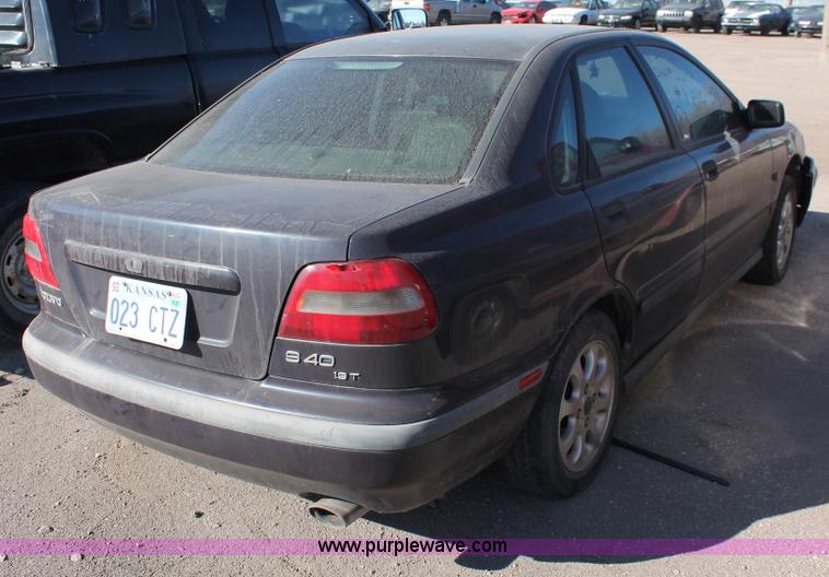 image for item V9094 2000 Volvo S40