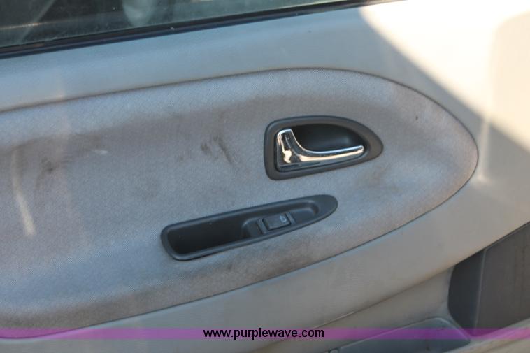 image for item V9094 2000 Volvo S40