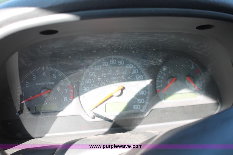 image for item V9094 2000 Volvo S40