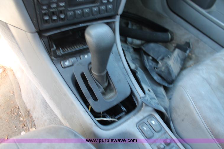 image for item V9094 2000 Volvo S40