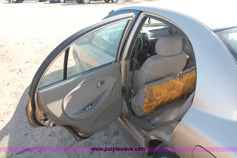 image for item V9096 2002 Kia Rio