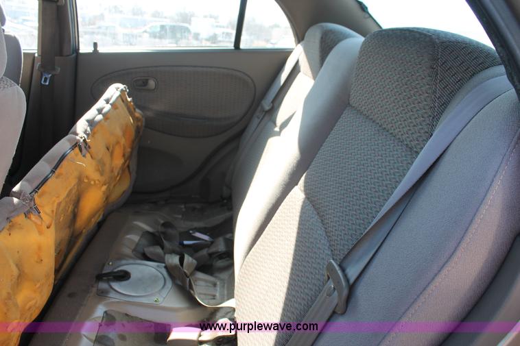 image for item V9096 2002 Kia Rio