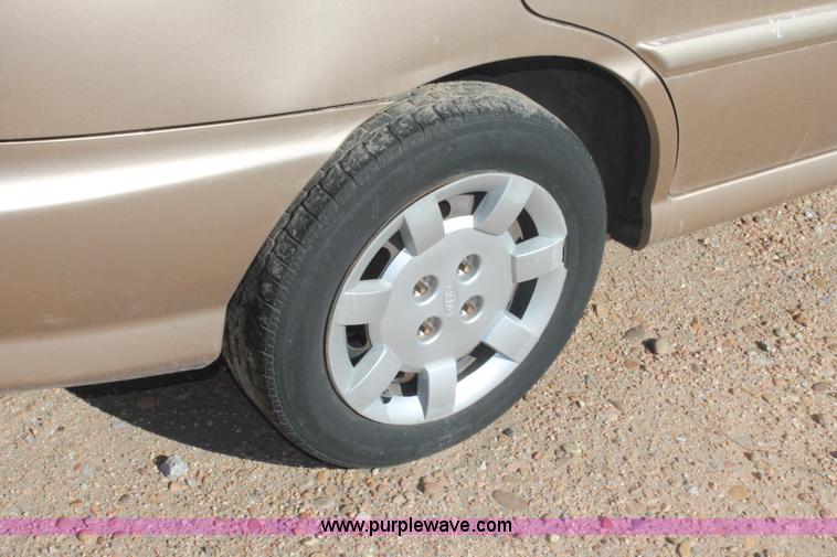 image for item V9096 2002 Kia Rio