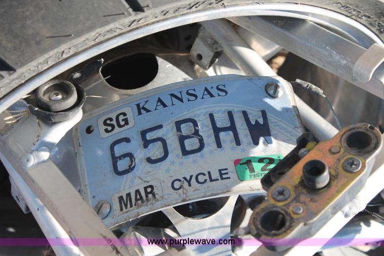 image for item V9098 2002 Suzuki GSXR1000 motorcycle