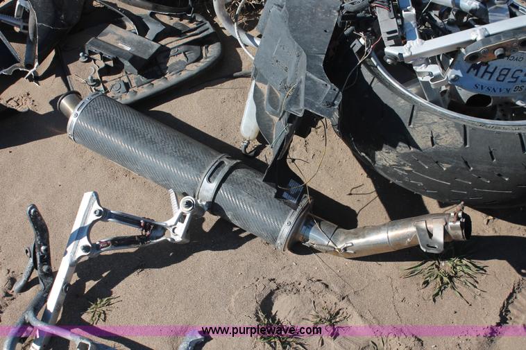 image for item V9098 2002 Suzuki GSXR1000 motorcycle