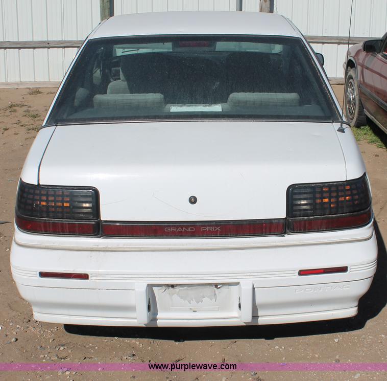 image for item V9102 1996 Pontiac Grand Prix SE