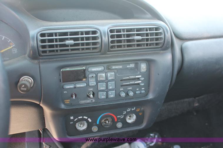 image for item V9102 1996 Pontiac Grand Prix SE